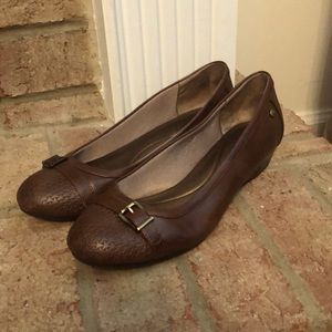 Lifestride Soft System Brown Flats w/ Buckle